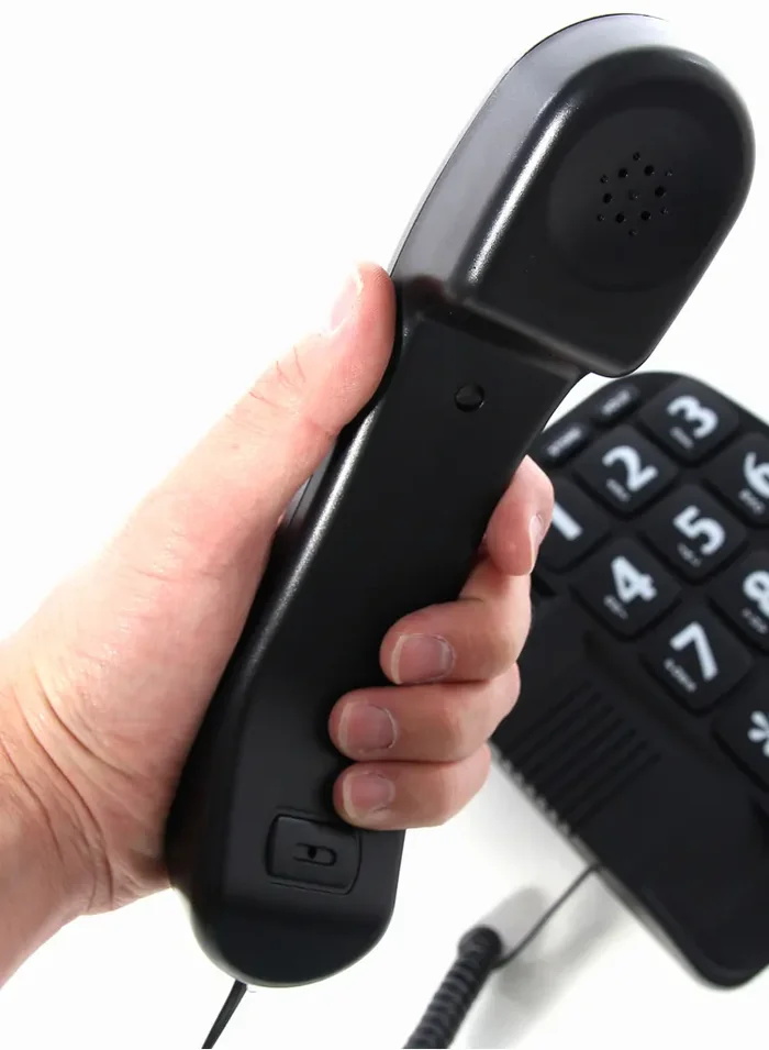 easi 123 big button telephone in hand